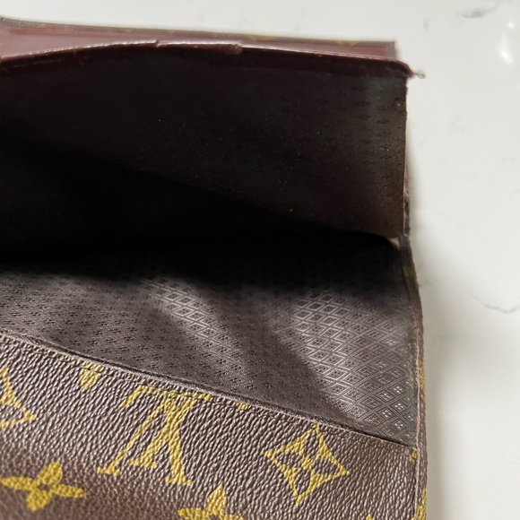 LOUIS VUITTON LV Wallet - Picture 6 of 12
